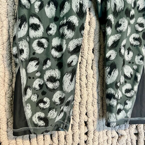 Under Armour Youth XL Cropped Leggings – Bundle of 2 - Picture 8 of 12